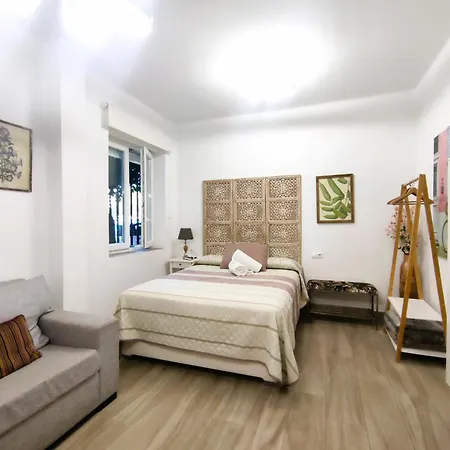 Fleming Loft Parking Tourist